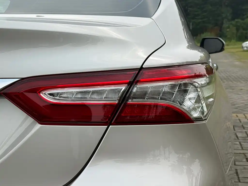 Toyota Camry — миниатюра 13