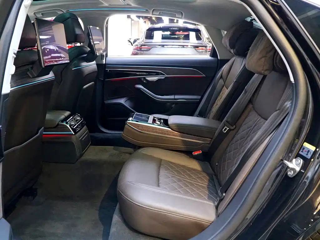 Audi A8 2025 A8L 55 TFSI quattro Flagship