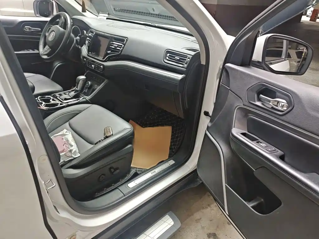 Jeep Grand Commander — миниатюра 18