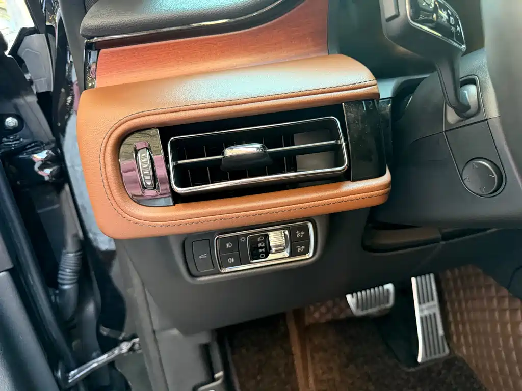 Lincoln Aviator — миниатюра 16