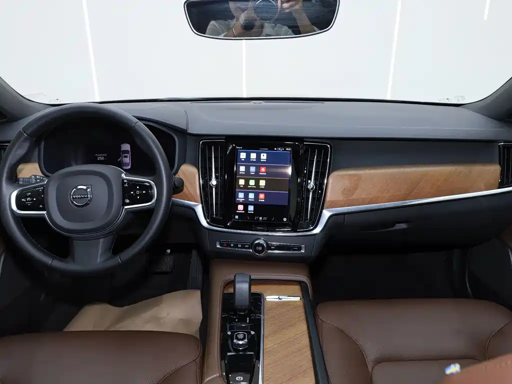 Volvo S90 — миниатюра 10