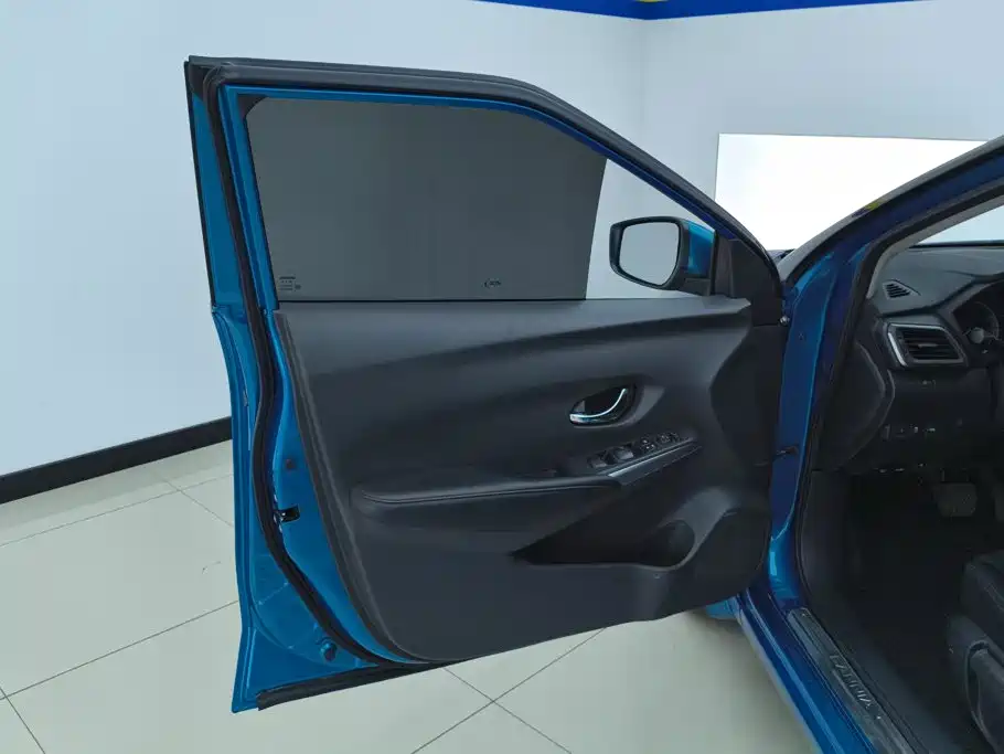 Nissan Bluebird — миниатюра 7