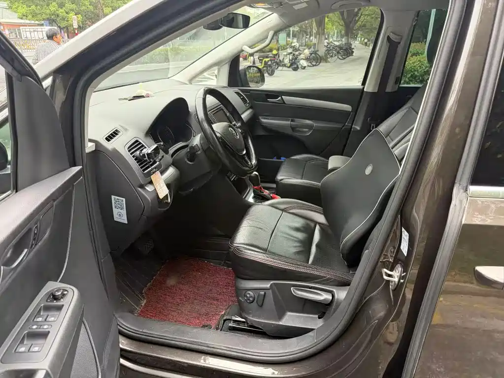 Volkswagen Sharan — миниатюра 2