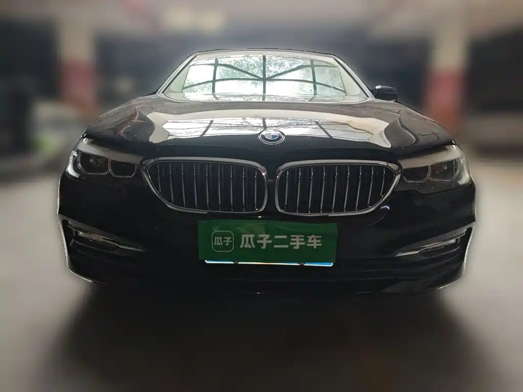 BMW 5 Series — миниатюра 2