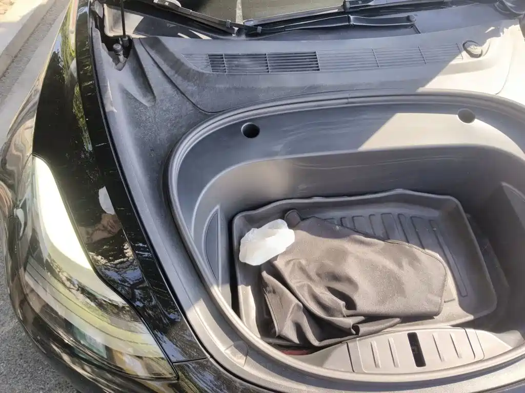 Tesla Model 3 — миниатюра 20