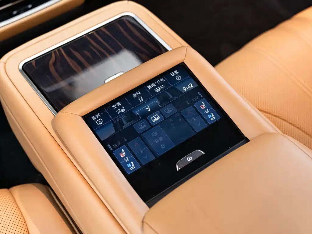 Lexus LS — миниатюра 19
