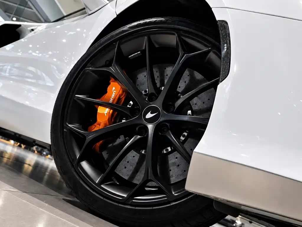 McLaren Artura — миниатюра 10