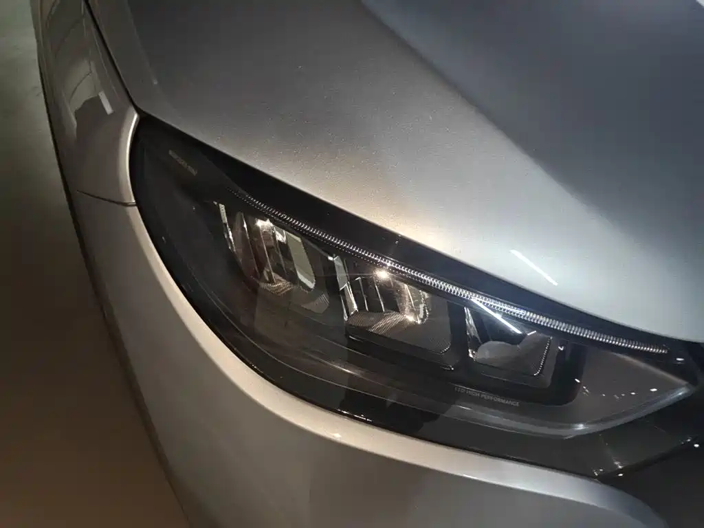 Mercedes-Benz EQE SUV — миниатюра 7