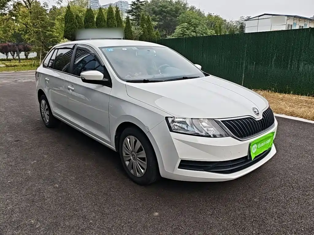 Skoda Rapid Spaceback — миниатюра 4