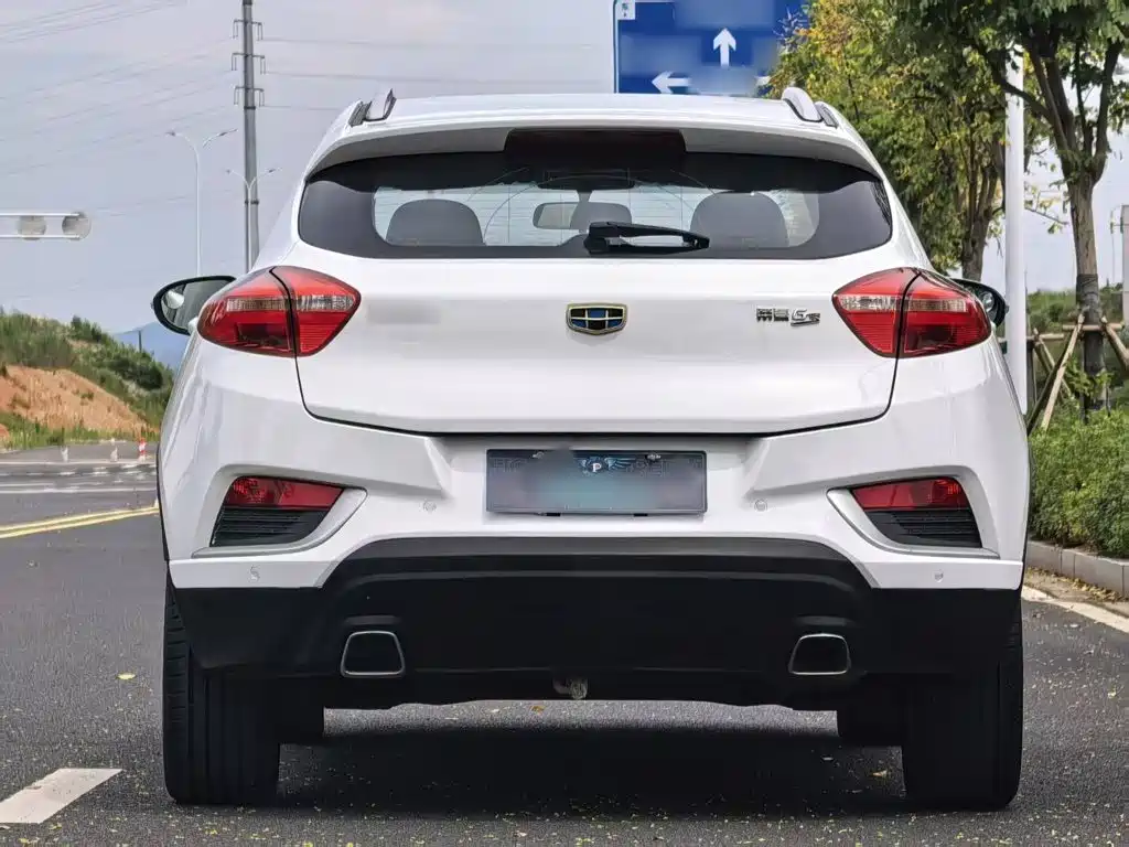 Geely Emgrand GS — миниатюра 12