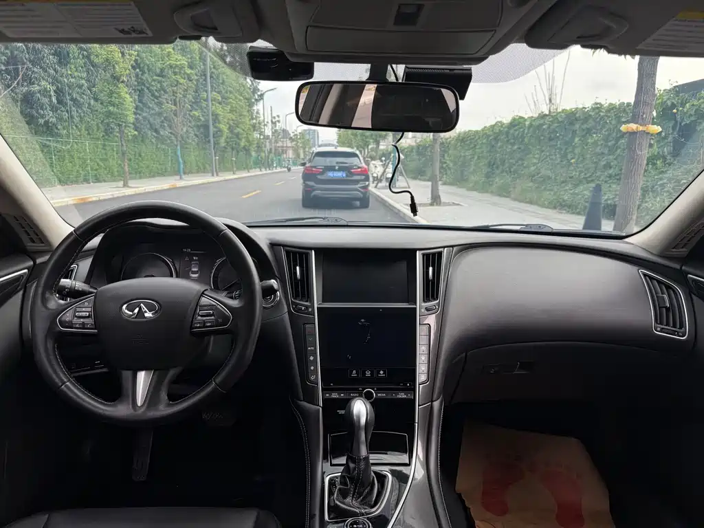Infiniti Q50L — миниатюра 10
