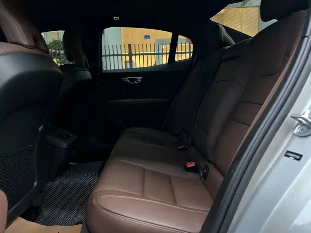 Volvo S60 — миниатюра 4