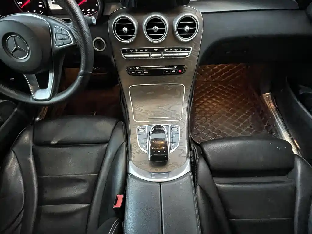 MERCEDES-BENZ GLC