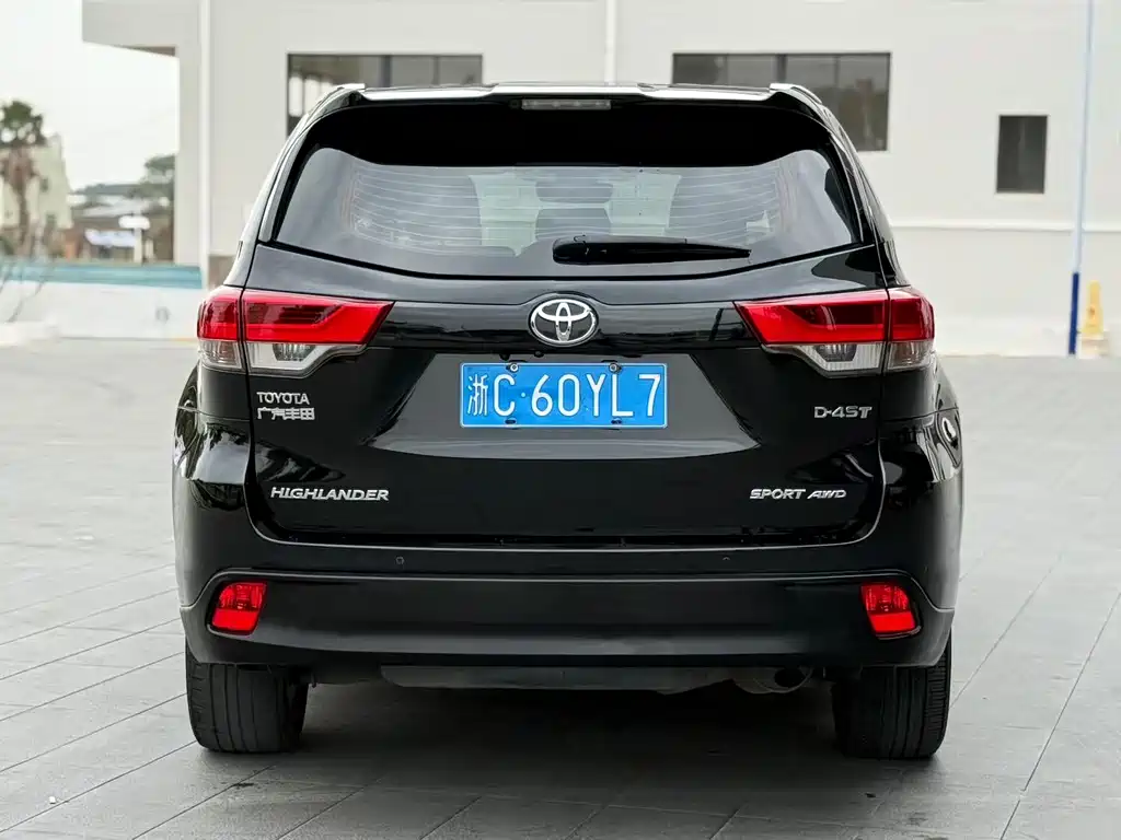 TOYOTA HIGHLANDER