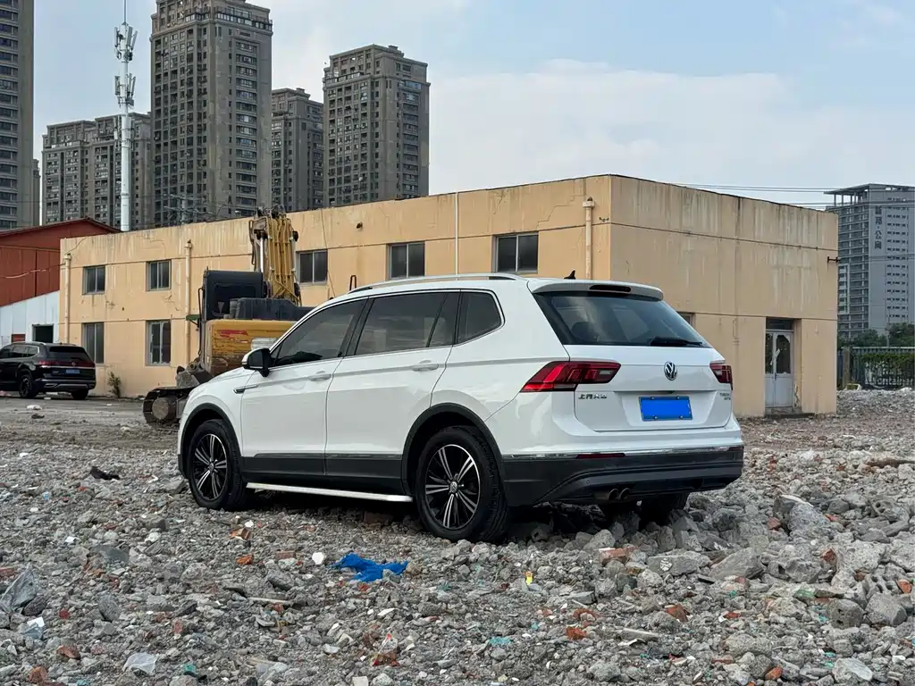 Volkswagen Tiguan L — миниатюра 8
