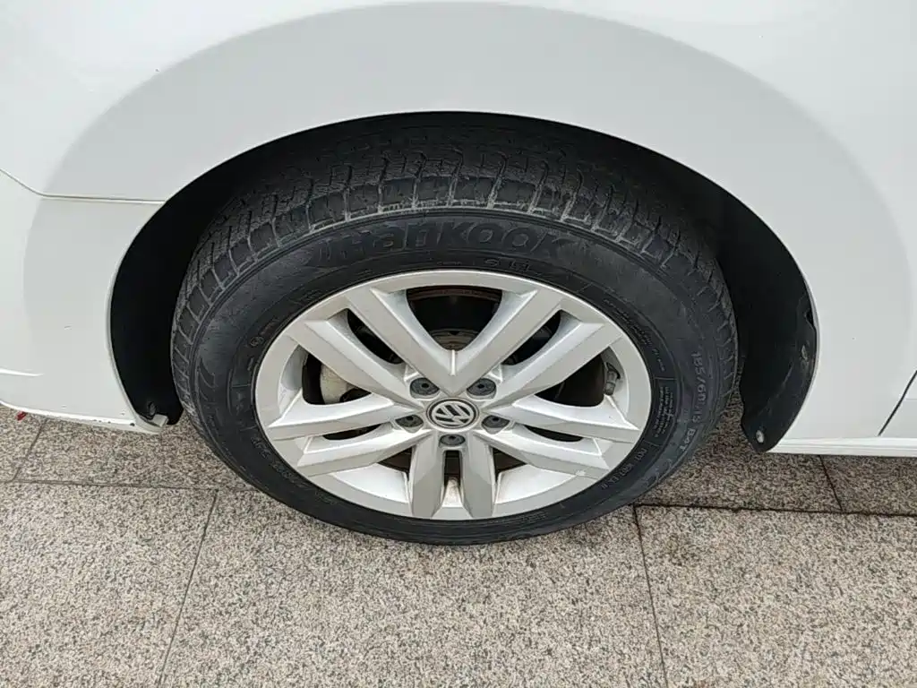 Volkswagen Jetta — миниатюра 23
