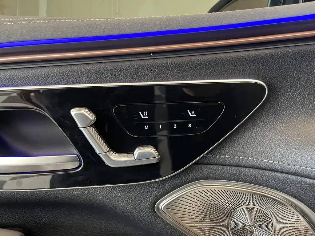 Mercedes-Benz EQS SUV — миниатюра 23