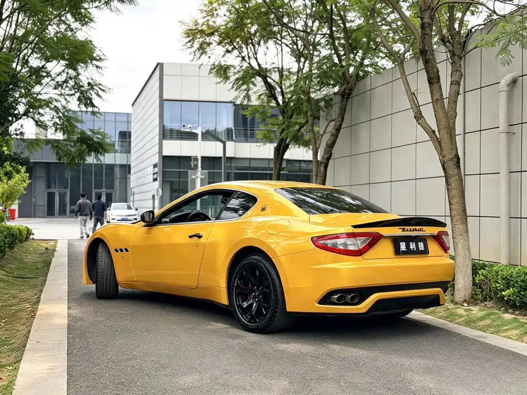 Maserati GranTurismo — миниатюра 5