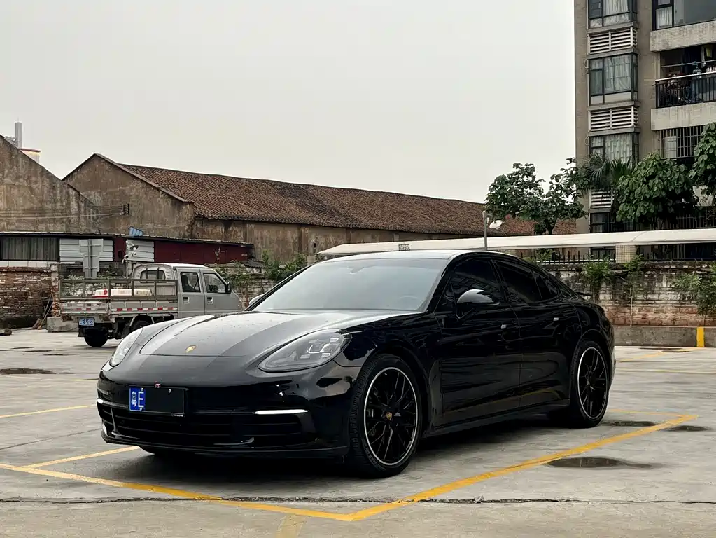 Porsche Panamera 2018