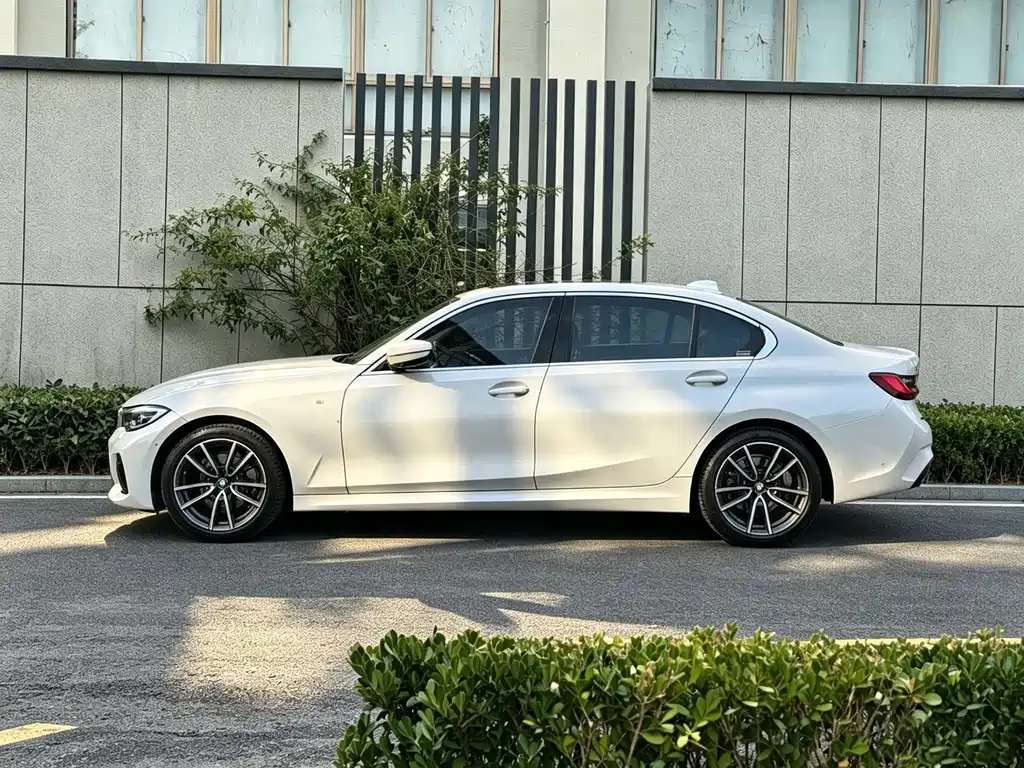 BMW 3 Series — миниатюра 13