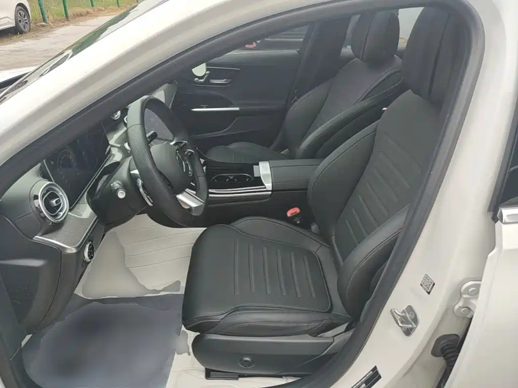 Mercedes-Benz C-Class — миниатюра 15