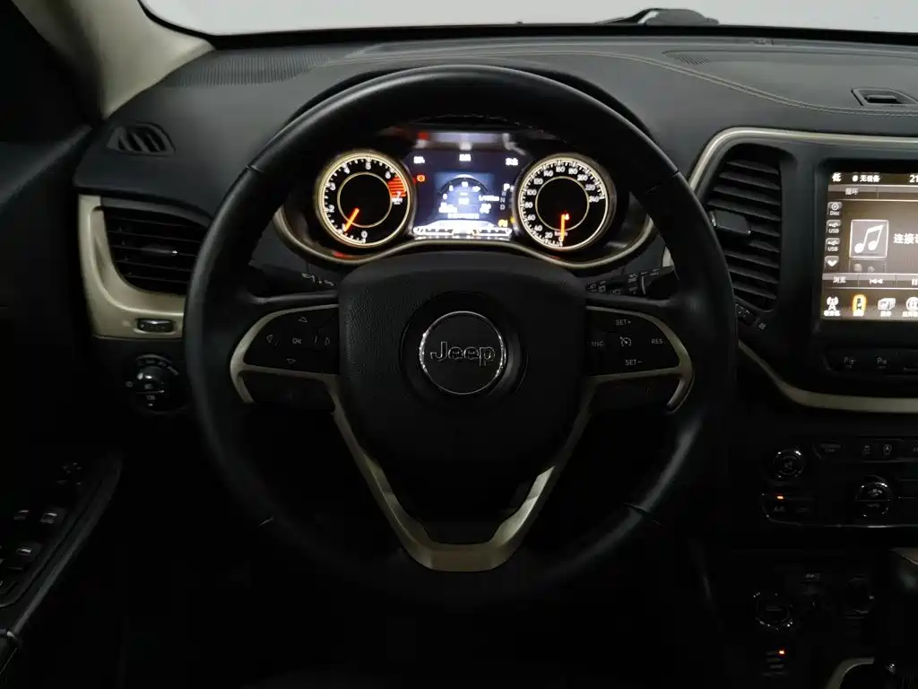 Jeep Cherokee — миниатюра 11