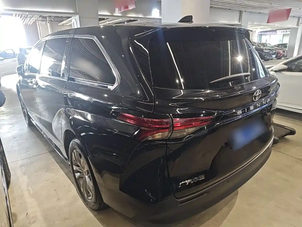 Toyota Sienna — миниатюра 5