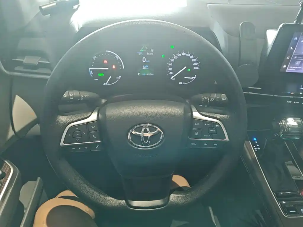 Toyota Sienna — миниатюра 11