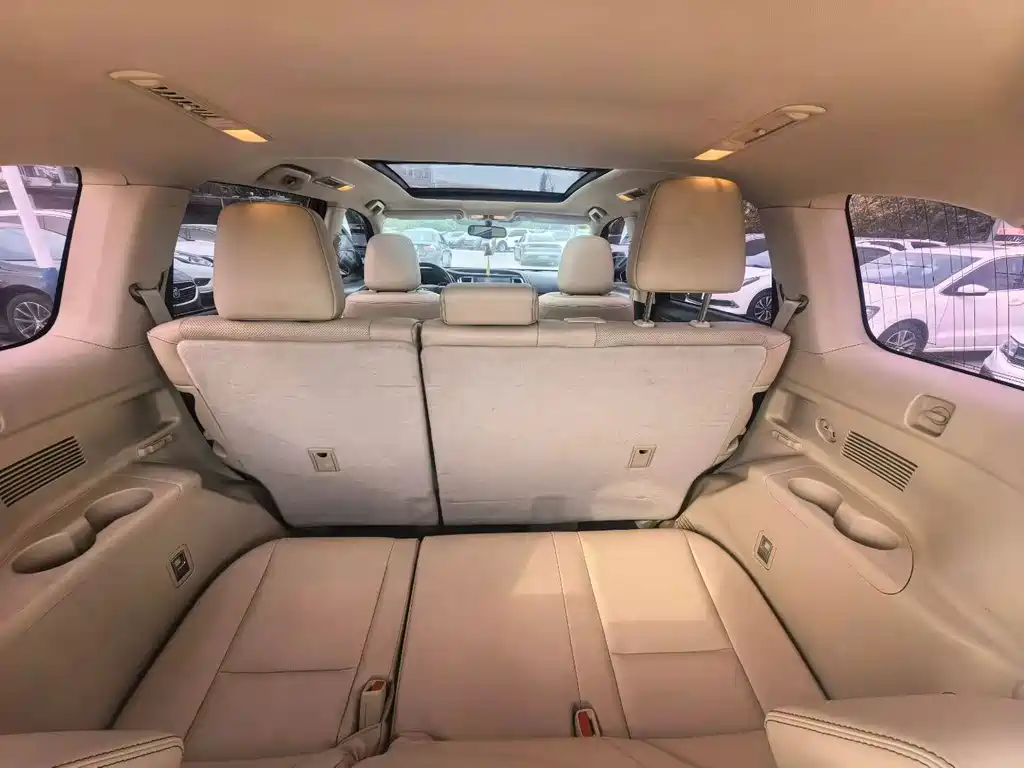 Toyota Highlander — миниатюра 7