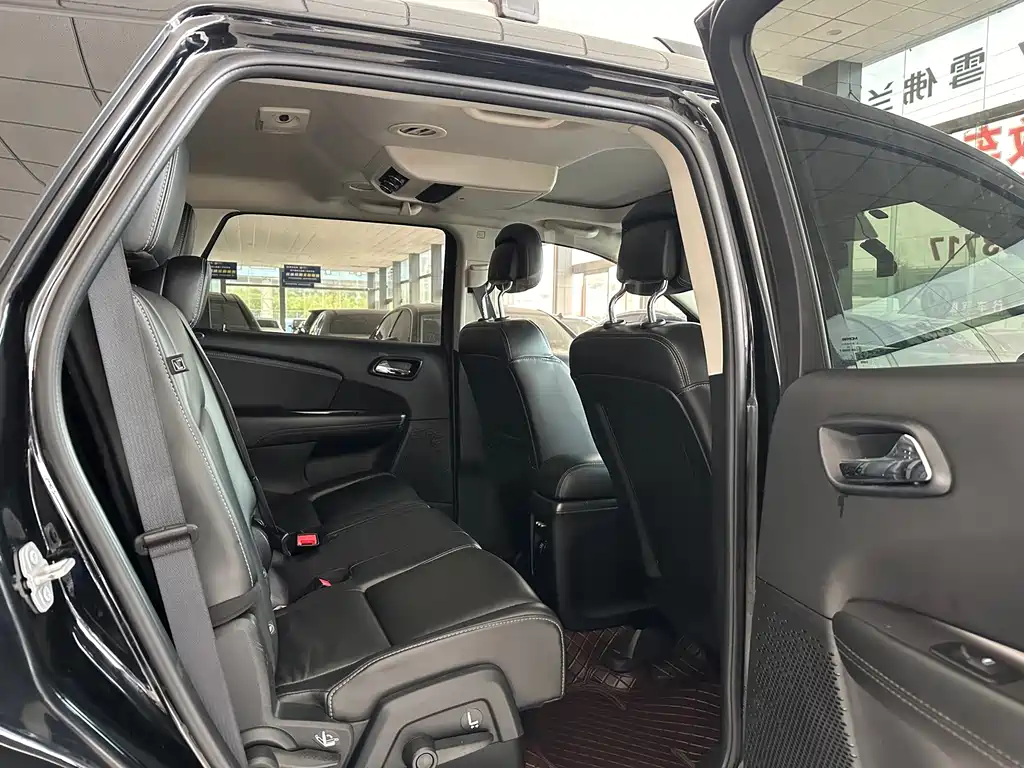Dodge Journey — миниатюра 8
