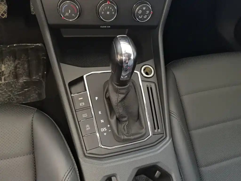 Volkswagen Lavida — миниатюра 14