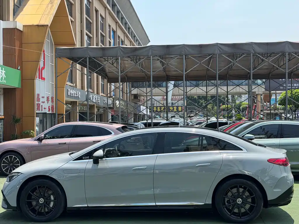 Mercedes-Benz EQE 2022 350