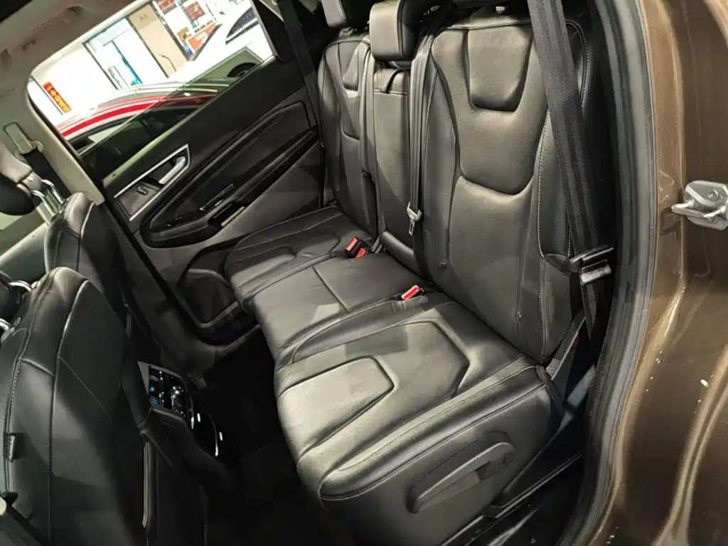 Ford Edge — миниатюра 17