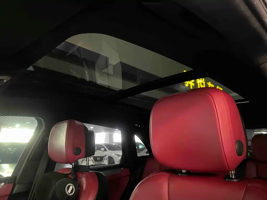 Porsche Macan — миниатюра 10