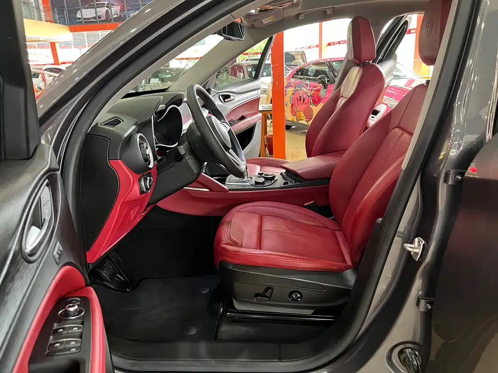 Alfa Romeo Stelvio — миниатюра 8