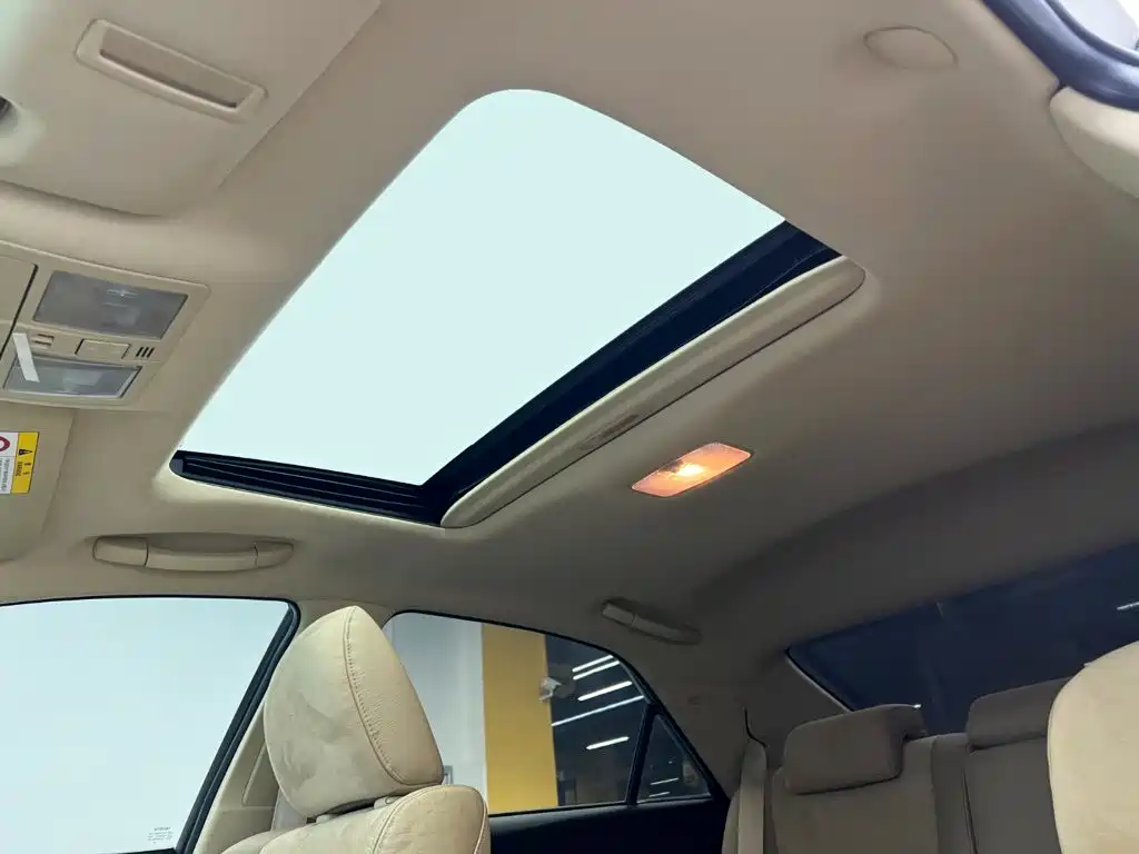 Toyota Reiz — миниатюра 15
