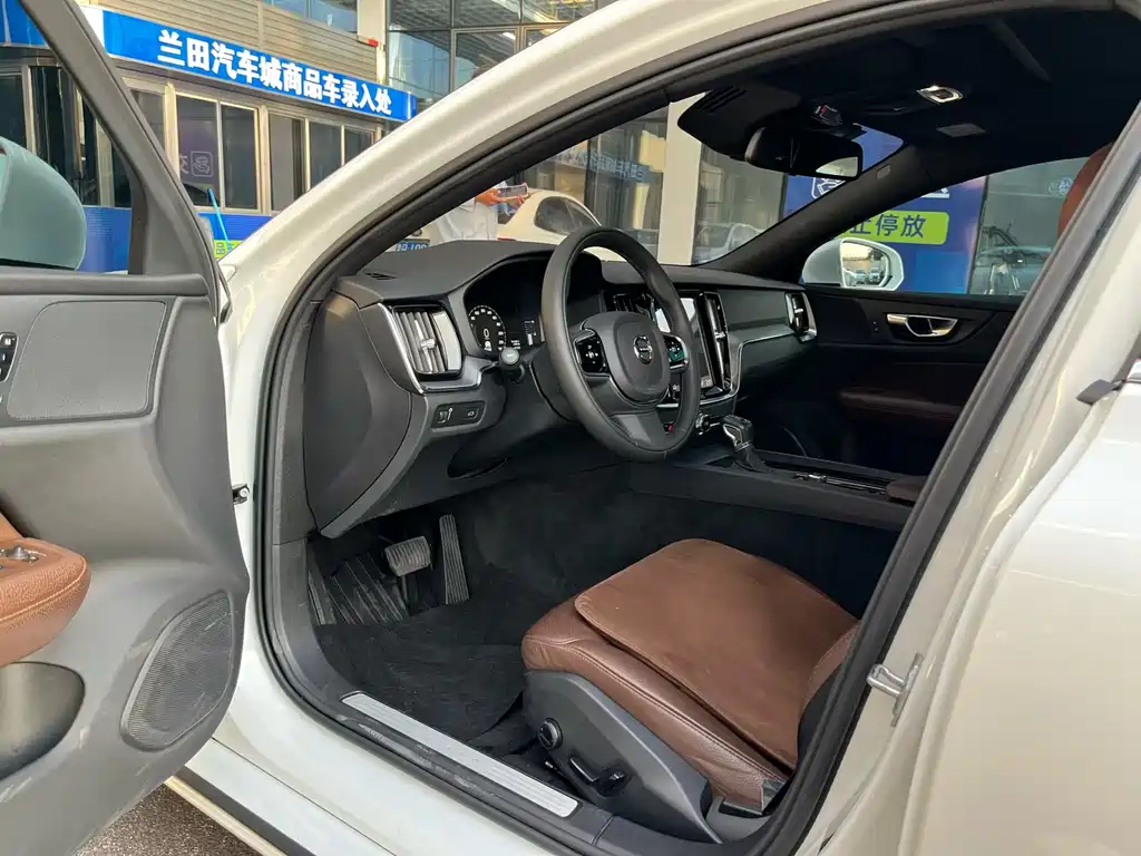 Volvo S60 — миниатюра 4