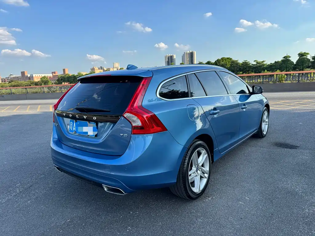 Volvo V60 — миниатюра 5