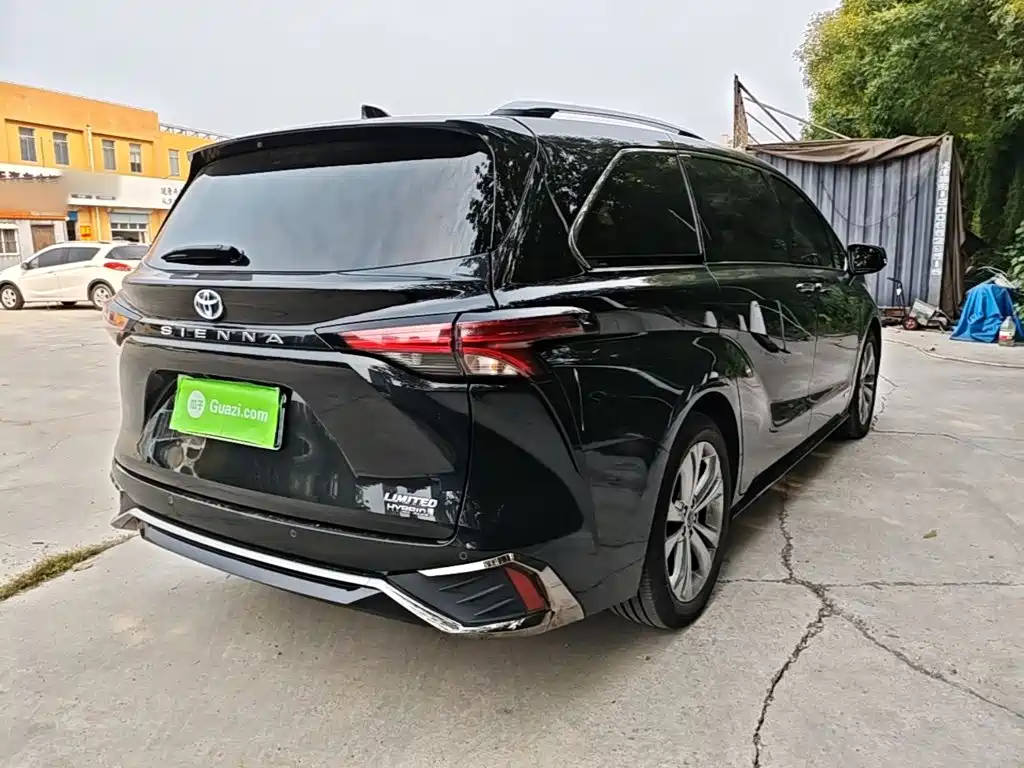 Toyota Sienna — миниатюра 7