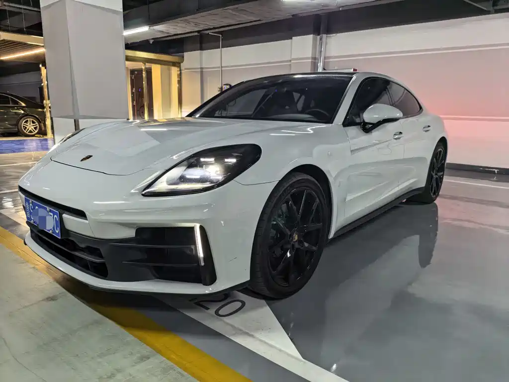 Porsche Panamera 2024