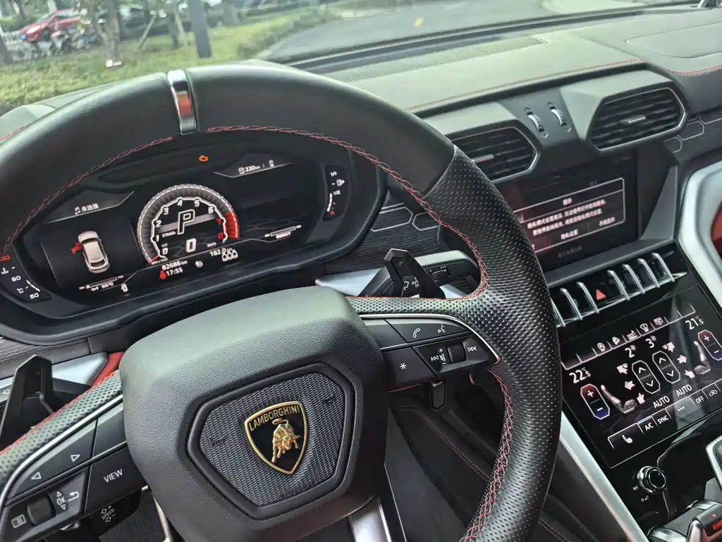 Lamborghini Urus — миниатюра 6