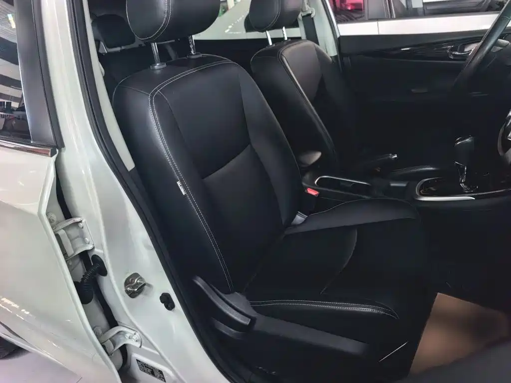 Nissan Tiida — миниатюра 4