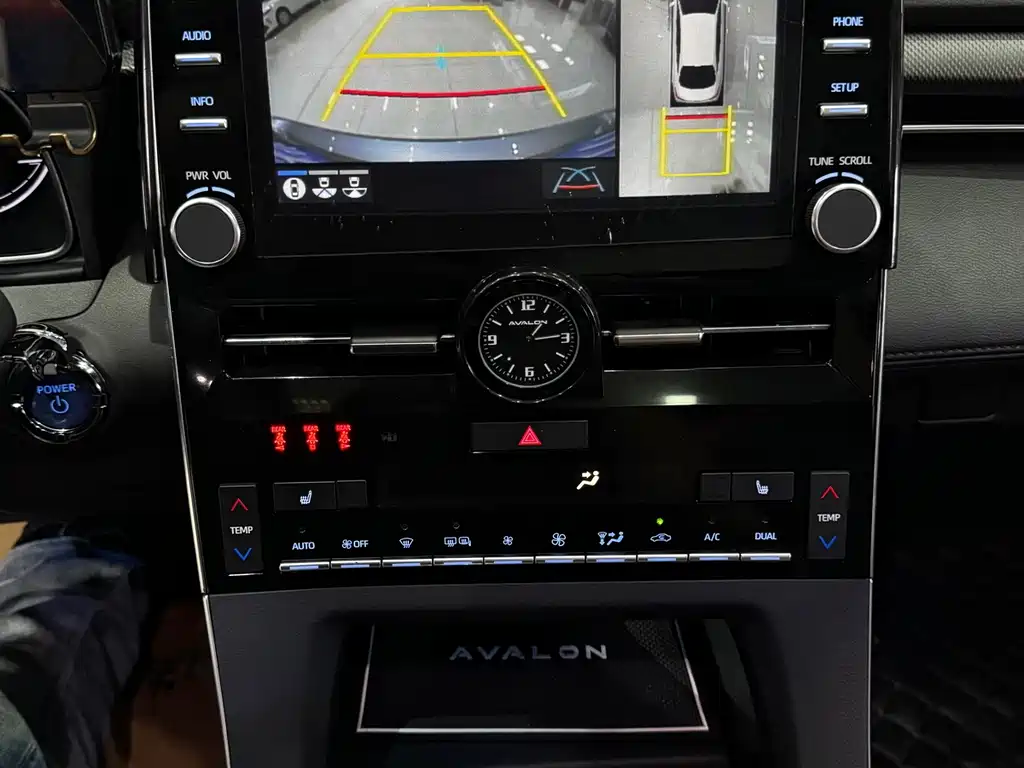 Toyota Avalon — миниатюра 12
