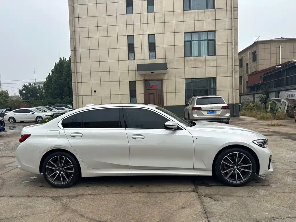 BMW 3 Series — миниатюра 12