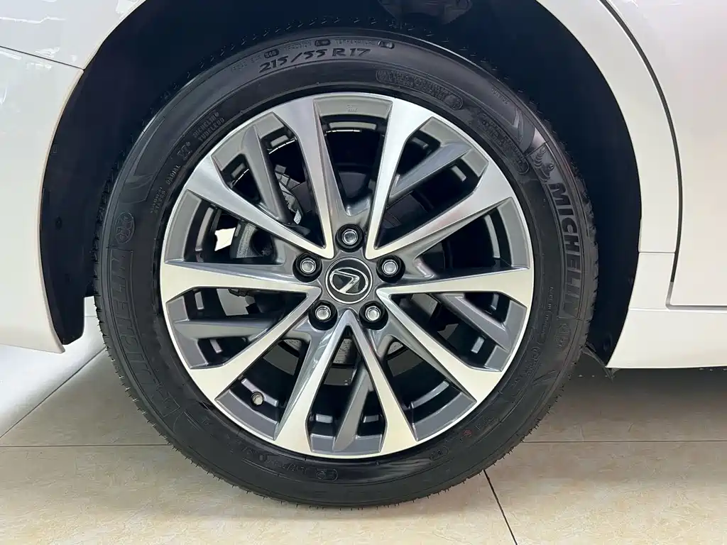Lexus ES — миниатюра 27