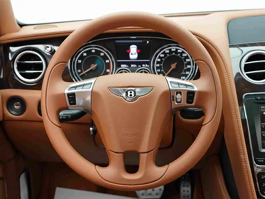 Bentley Flying Spur — миниатюра 34