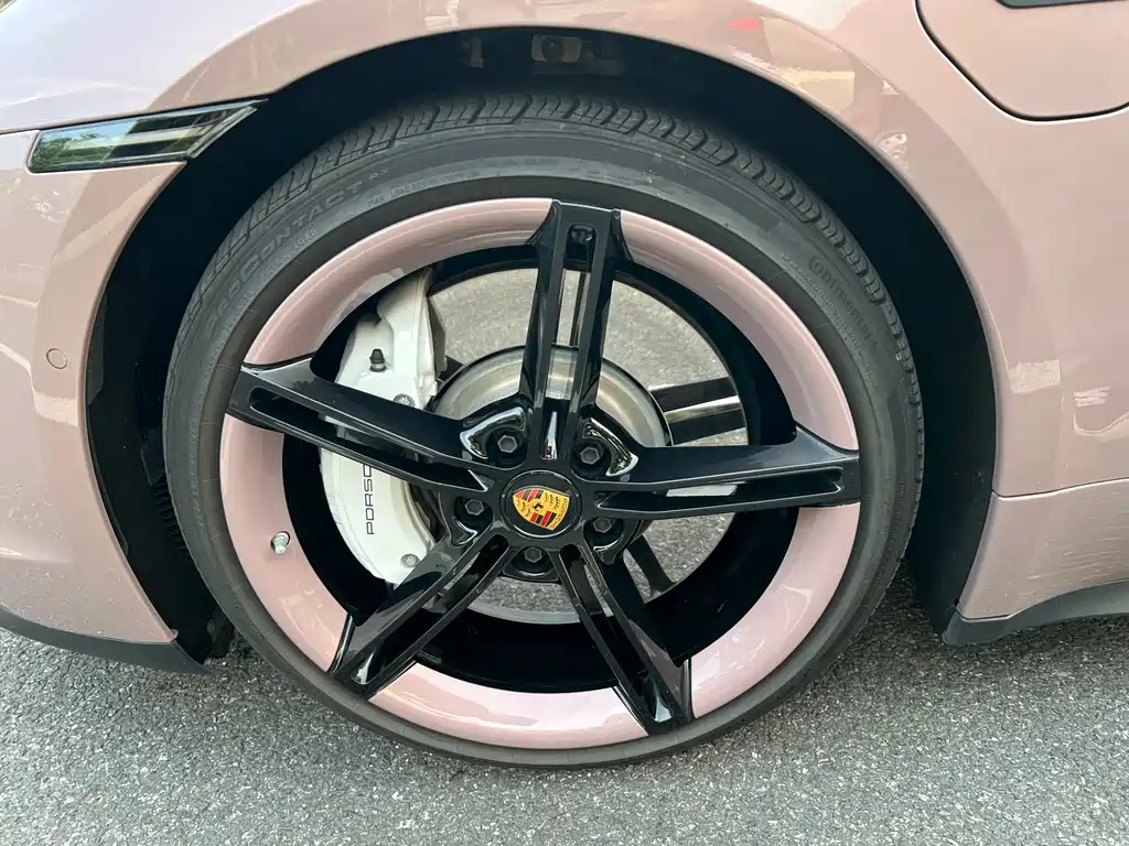 Porsche Taycan — миниатюра 12