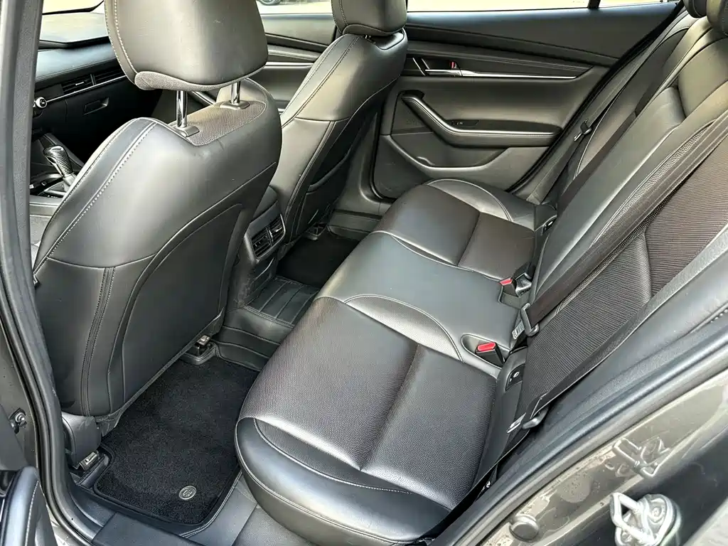 Mazda 3 Axela — миниатюра 8