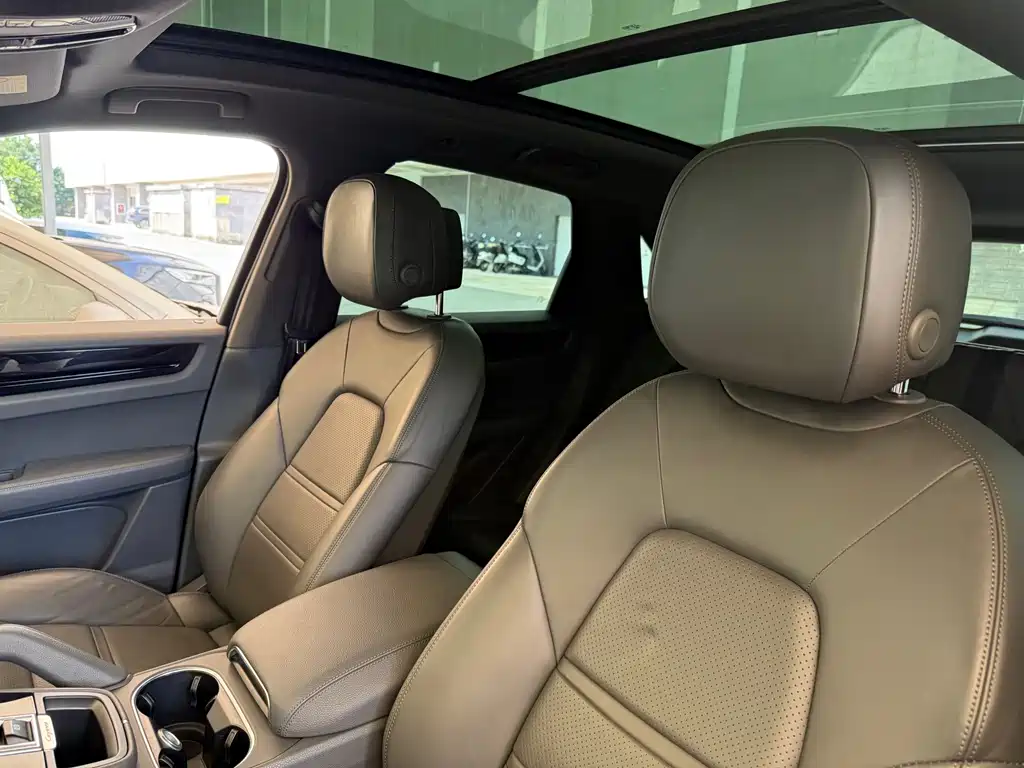 Porsche Cayenne — миниатюра 16