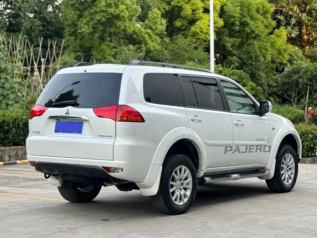 Mitsubishi Pajero Sport — миниатюра 4